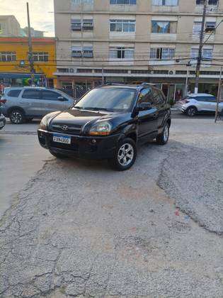 HYUNDAI TUCSON 2.0 MPFI GLS 16V 143CV 2WD GASOLINA 4P AUTOMÁTICO HYUNDAI TUCSON 2.0 MPFI GLS 16V 143CV 2WD GASOLINA 4P AUTOMÁTICO